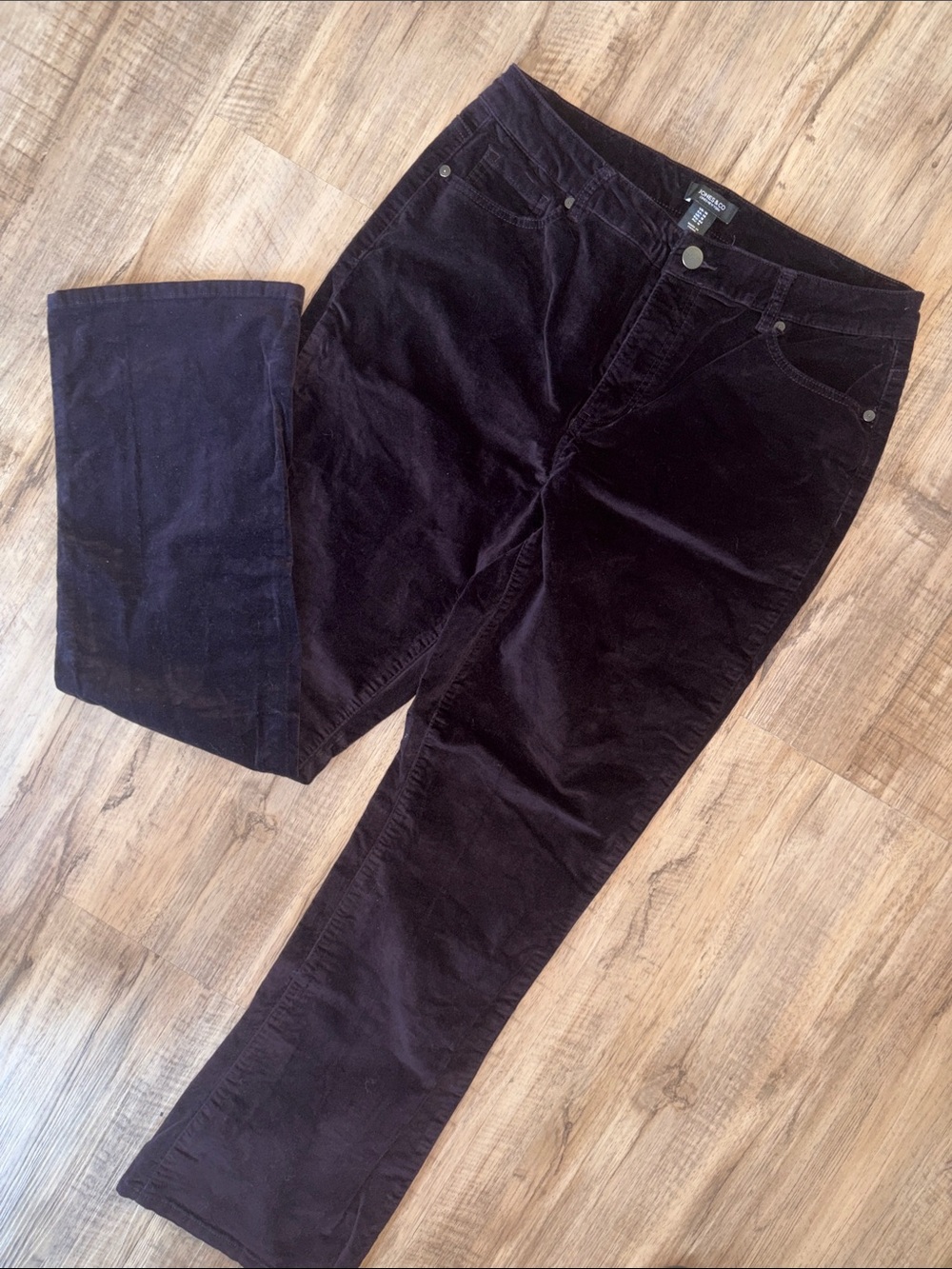 Jones & co Women’s dark purple Boot-Cut Velvet Jeans